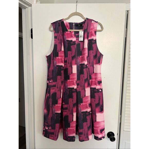 N NATORI NWT Brushstroke Pleated Dress Purple Pink Sz 18, MP $160 - Picture 2 of 11